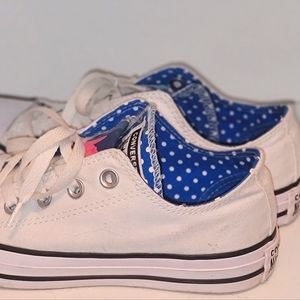 Women's size 6 converse